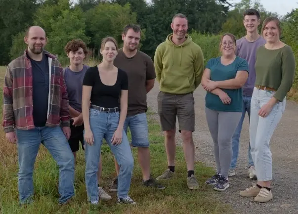 L'équipe du Gaec de la Trébisière, dans l'Orne : Antoine Garreau (à gauche) et Quentin Fromont (