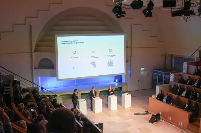 La nouvelle identité a été présentée aux collaborateurs, clients et partenaires, lors des évè