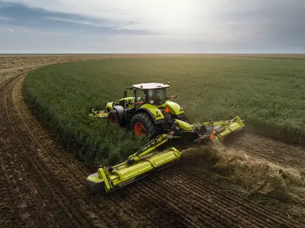 La nouvelle Disco 1100 Direct Swather offre une largeur de travail allant de 9,70 à 10,70 m.